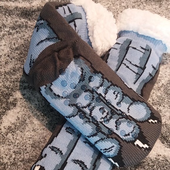 Men's Fuzzy Dragon Socks - Dragon Claws - Picture 5 of 6